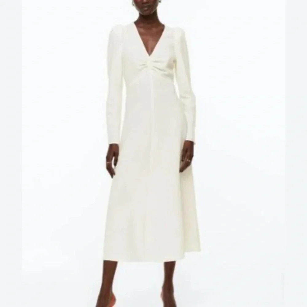 H&M Puff-sleeved crêpe dress
